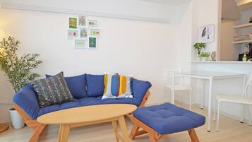 One-Bedroom Apartment, 2nd - 4th Floor, Non Smoking | Living area | Flat-screen TV