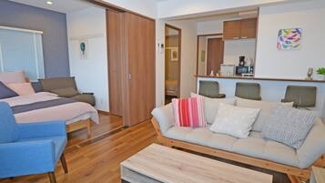 舒适公寓, 无烟房 (2 Bed Room, 2-4th Floor) | 起居区 | 平板电视