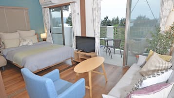 公寓, 无烟房 (One Bed Room,2-4 Floor) | 起居区 | 平板电视