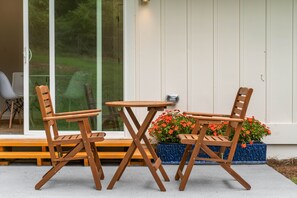 Terrace/patio - Newly renovated, stylish home minutes from the Atlanta Braves Stadium! (Smyrna)