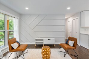 Interior - Newly renovated, stylish home minutes from the Atlanta Braves Stadium! (Smyrna)