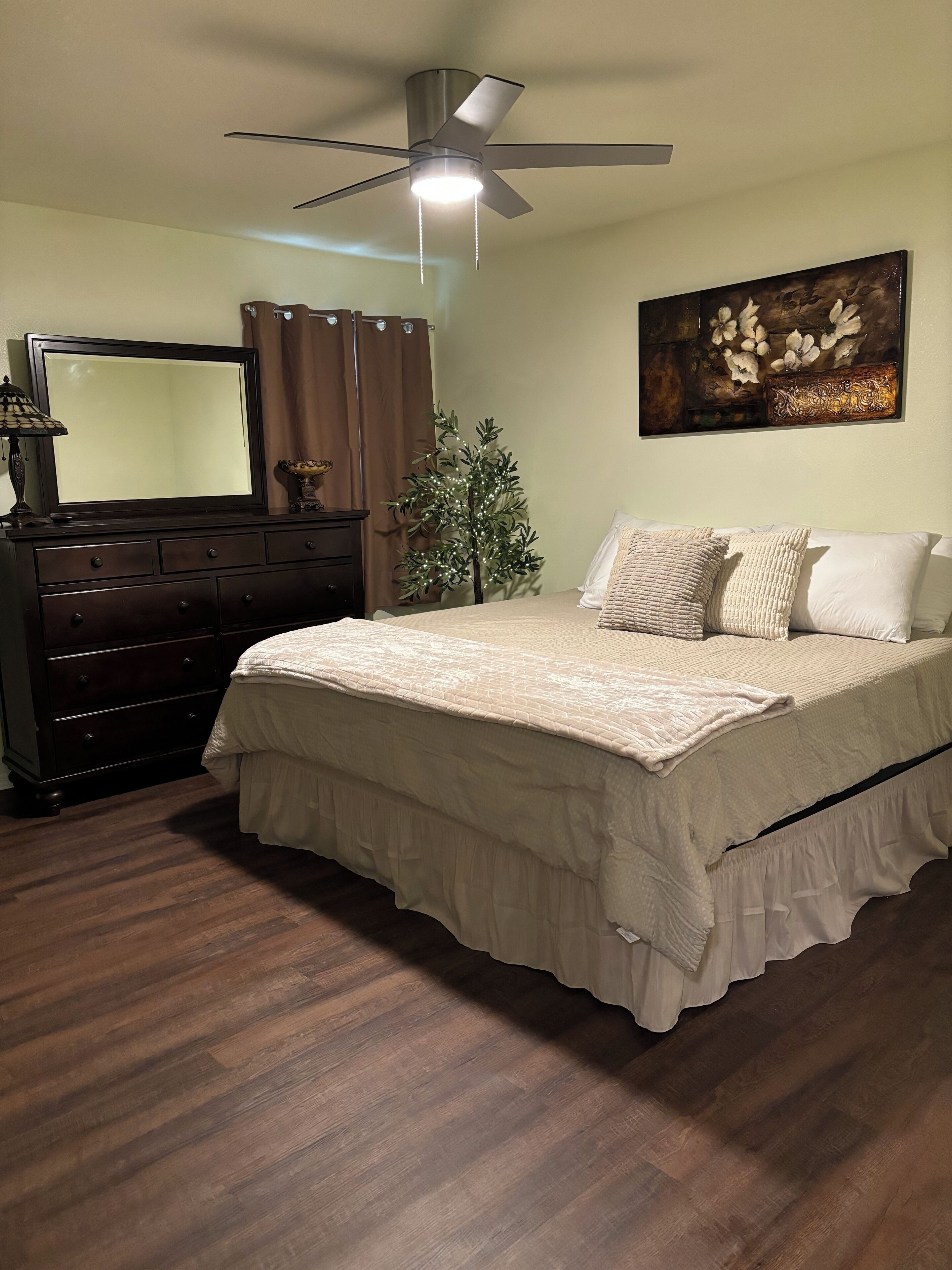 3 bedrooms, iron/ironing board, travel cot, free WiFi