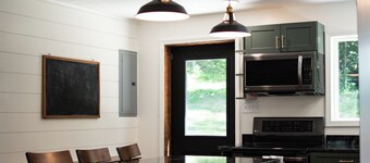 Updated Getaway in the hills of southern Indiana. Minutes from Starve Hollow SRA