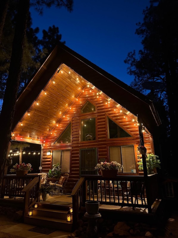 Exterior - Life is better in a cabin. (Heber-Overgaard)