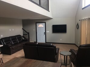 Smart TV - Bridges Bay cabin with backyard pool! (Arnolds Park)
