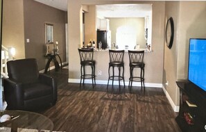 Interior - Enjoy the gorgeous weather in AZ in this cozy townhouse!! (Chandler)