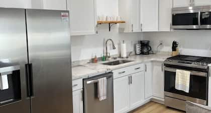 GOTL Comfy Cottage- Sunset Vacation Rentals