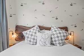 4 Schlafzimmer, Schreibtisch, Bügeleisen/Bügelbrett, Reisekinderbett