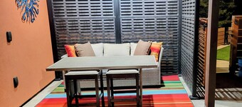 EV Charger, High-speed Internet, 3 Br 2 Bth stylish Dublin remodeled townhome.