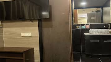 Basic Double Room | Free WiFi