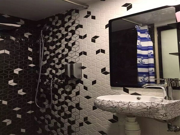 Basic Double Room | Free WiFi