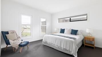 4 makuuhuonetta, silitysrauta/-lauta, internet, vuodevaatteet