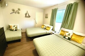 3 bedrooms, desk, iron/ironing board, travel crib