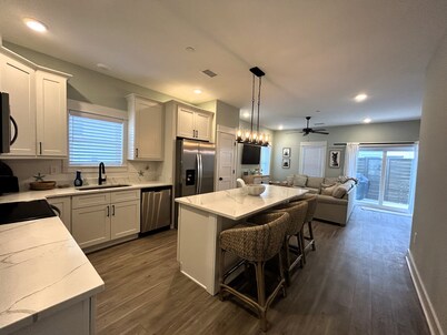 New Condo, Sleeps 6, 3 Bedroom, Beach Access, Community Pool & Private Cabanas.