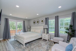 3 bedrooms, desk, iron/ironing board, WiFi