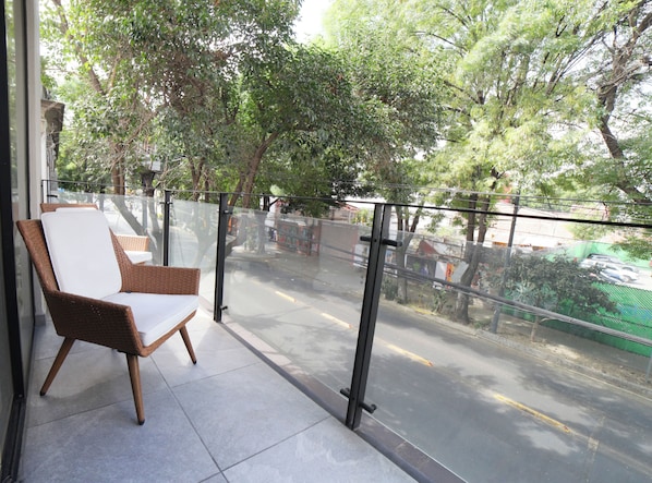 Apartament de disseny, 2 dormitoris, cuina, vistes al pati | Balcó