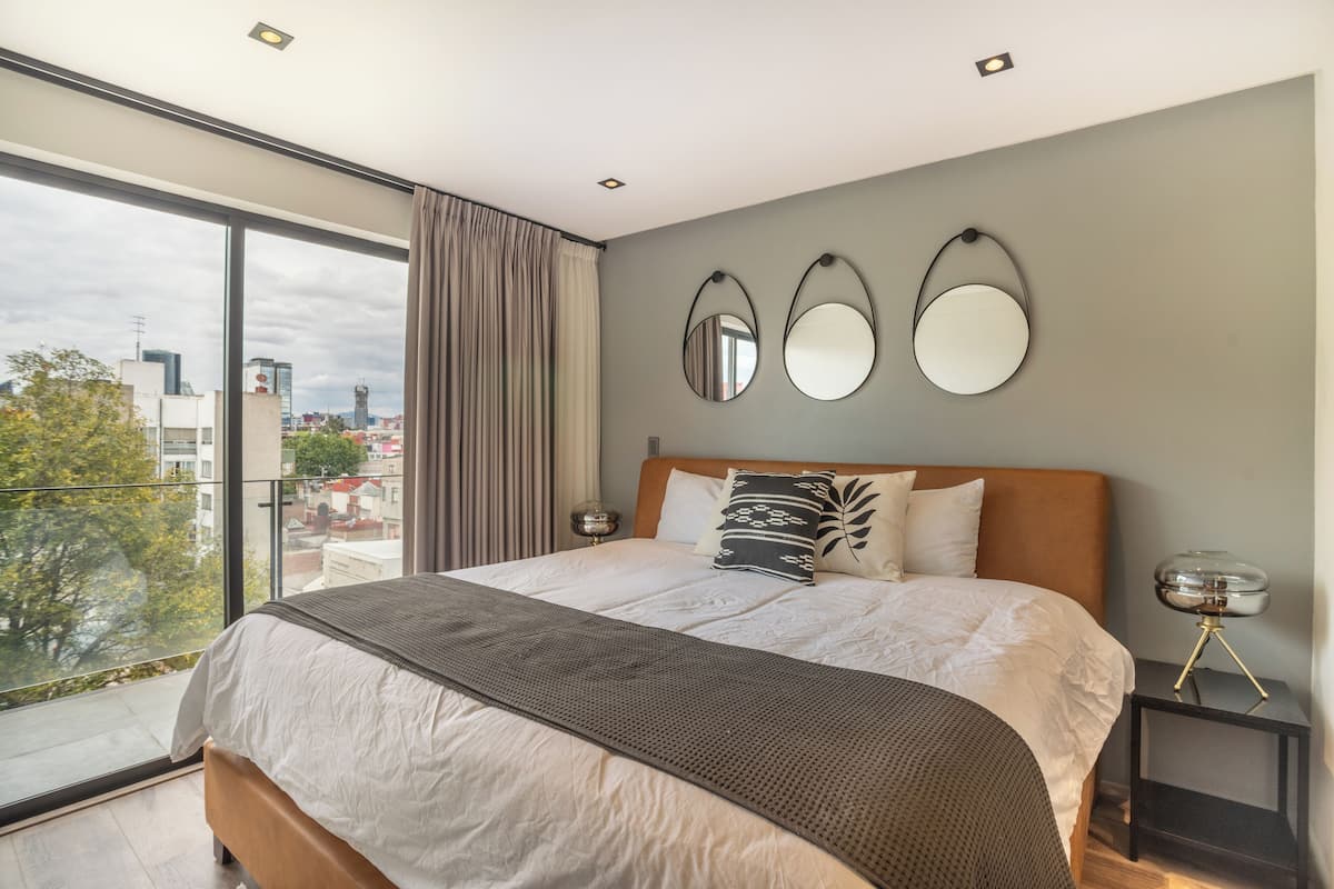 Exclusive Penthouse, 2 Bedrooms, City View, Executive Level | 2 bedrooms, premium bedding, pillow-top beds, in-room safe