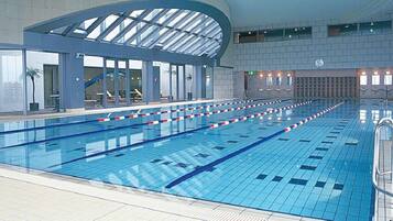 2 indoor pools