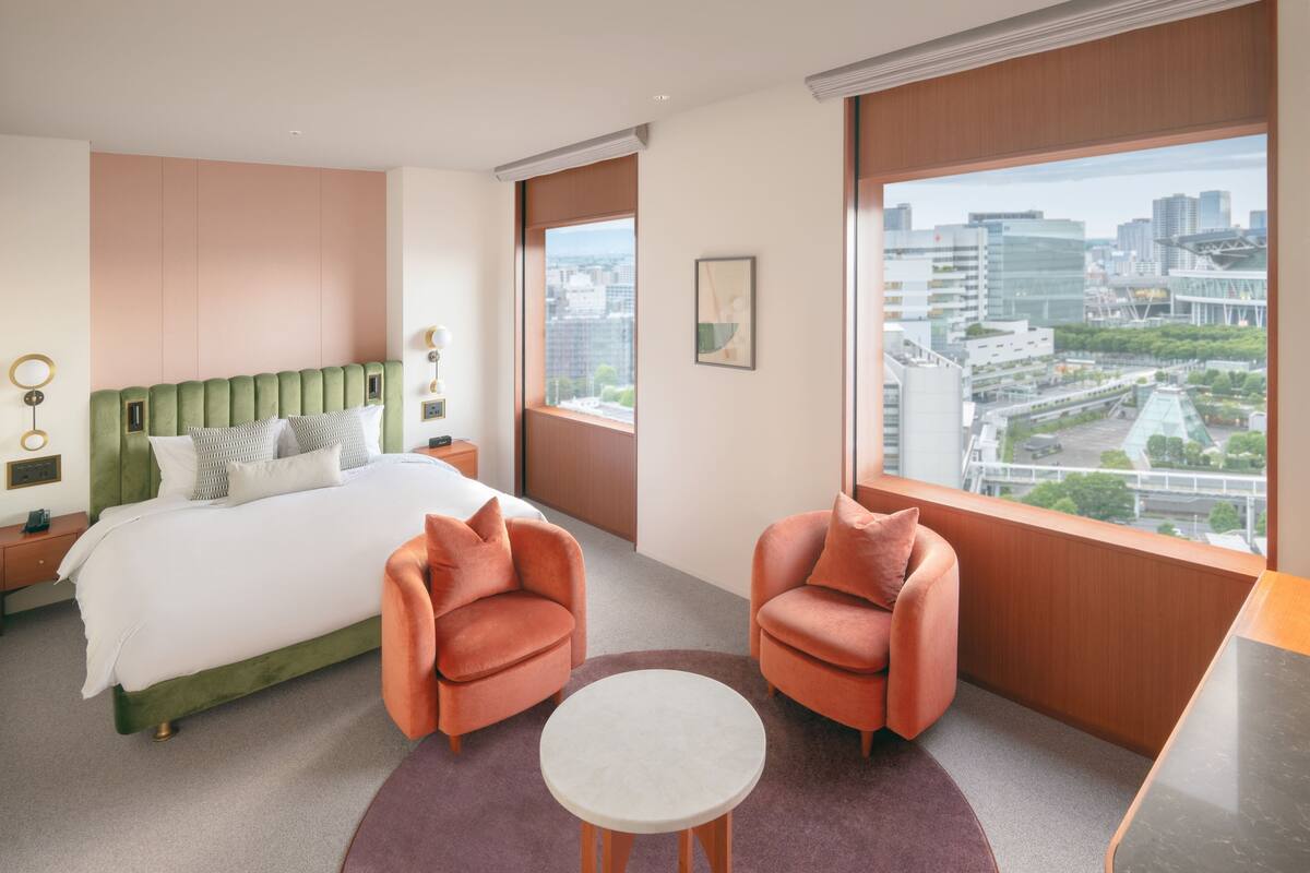 Rom – grand, 1 kingsize-seng, ikke-røyk (HighFloor, Minibar, Checkout 12:00) | Minibar (inkludert), safe på rommet og blendingsgardiner