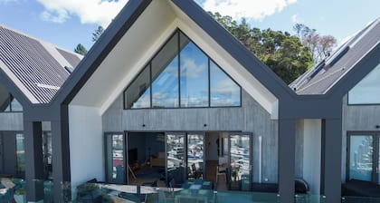 Bay of Islands Apartment -Marina Views