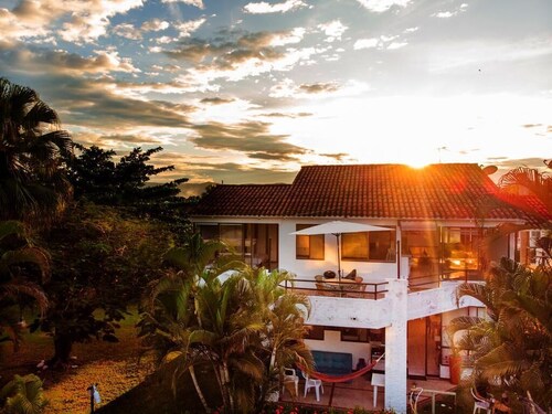 "APARTAMENTO EL PARAISO EN MELGAR "
Hermoso apartamento para 12 personas 