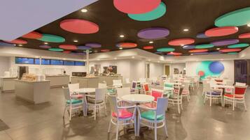 Termasuk sarapan bufet setiap hari