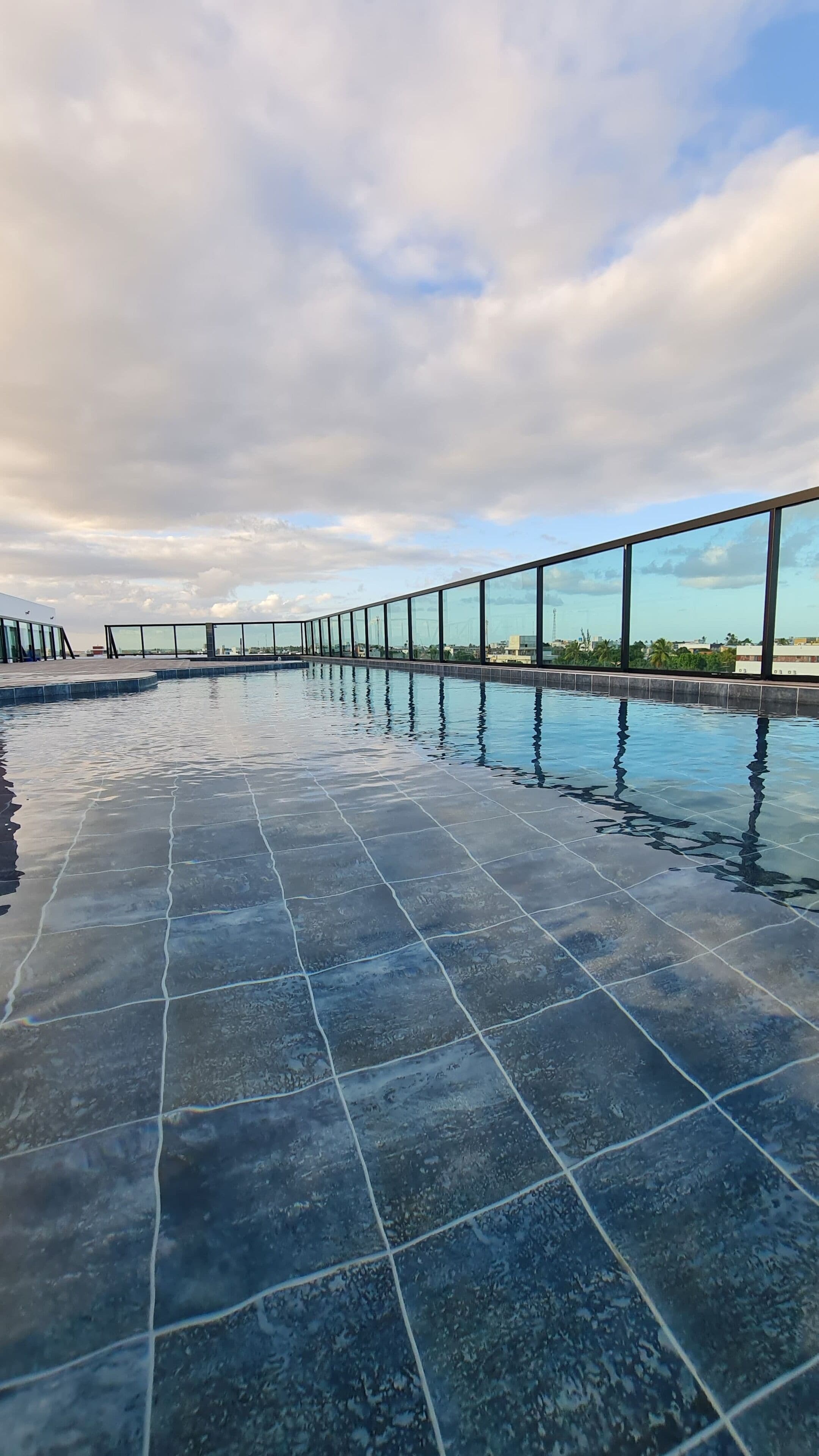 حمّام سباحة خارجي