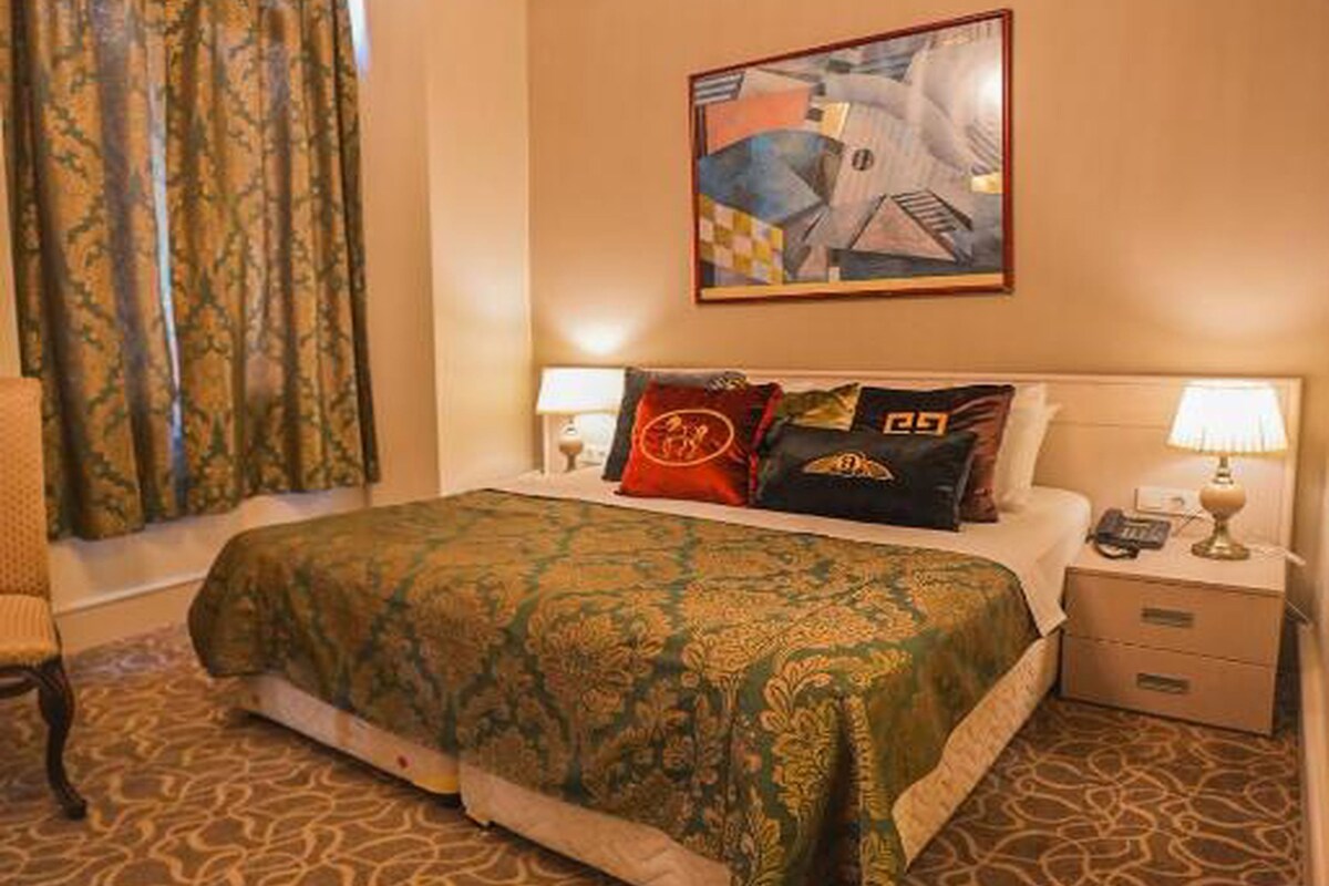 Royal Double Room, 1 Queen Bed, Non Smoking | Premium bedding, minibar, in-room safe, desk
