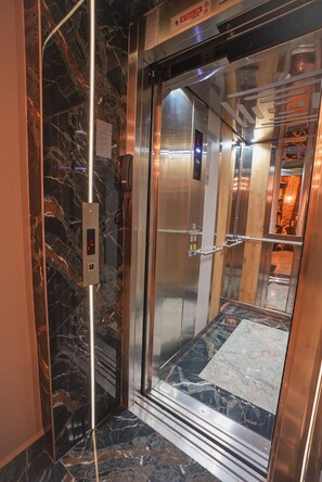 Elevator - Aria Palace Taksim (Istanbul)