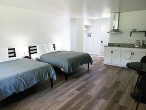 Studio, 2 Queen Beds, Kitchenette | Free WiFi, bed sheets - The Lagrange Inn & Extended Stay (Pleasant Valley)