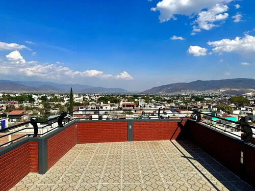 VIP 2 Bedrooms Apt at Historic Center TV Roof