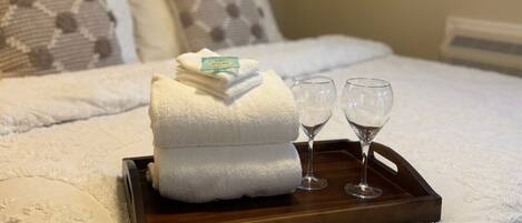 1 bedroom, desk, free WiFi, bed sheets