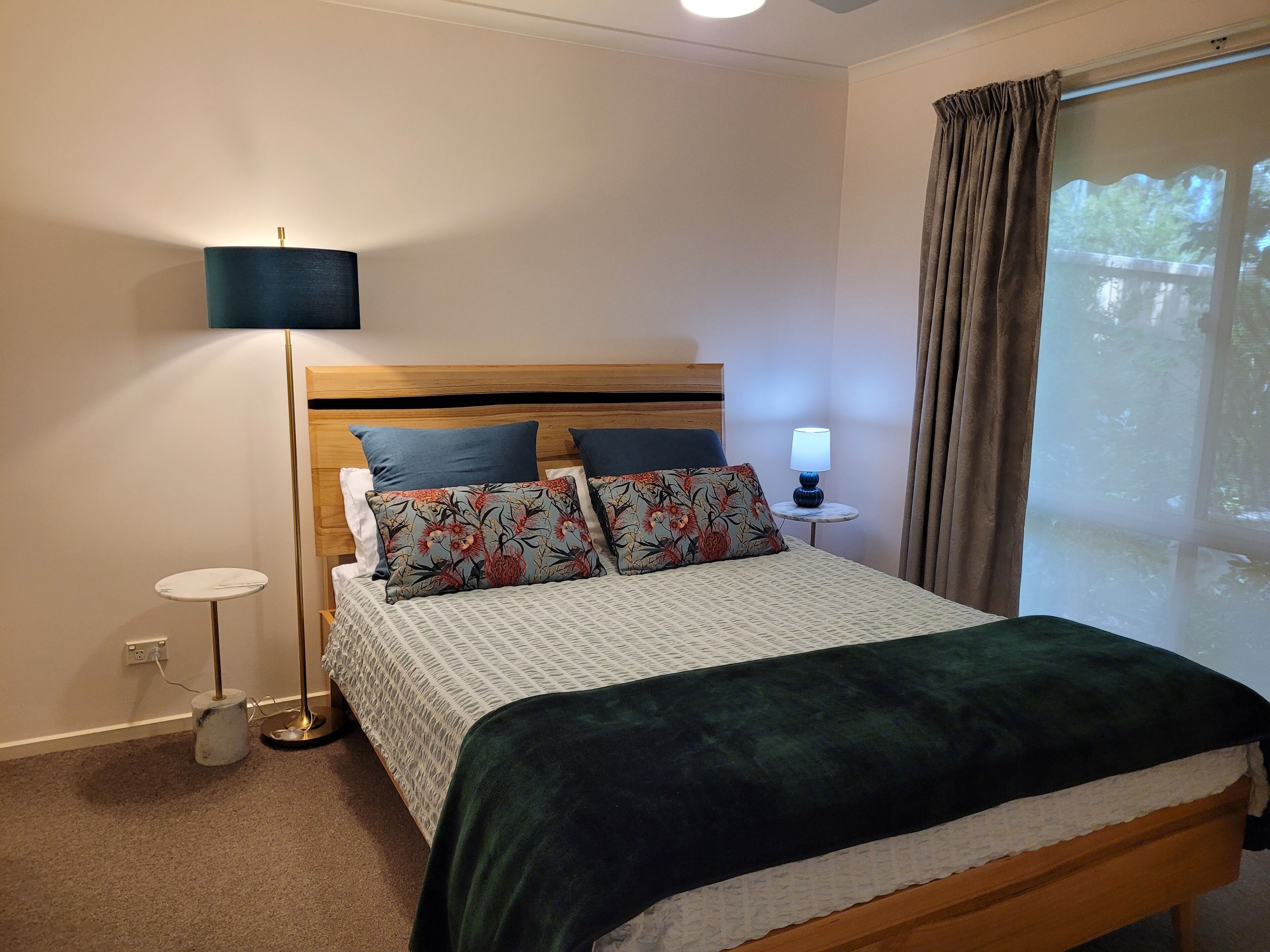 3 bedrooms, iron/ironing board, bed sheets