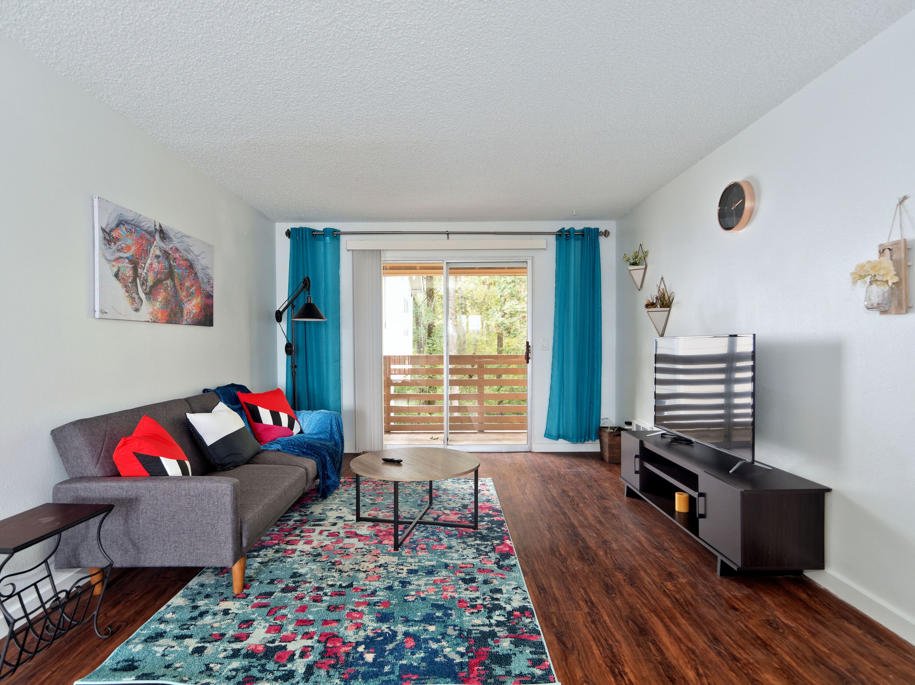 Apartment on 116 - 206: Remodeled 2BR |Pet friendly BY Betterstay