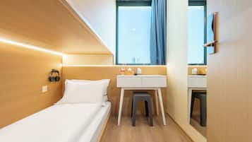 Down duvets, desk, laptop workspace, free WiFi