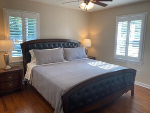 3 bedrooms, iron/ironing board, WiFi, bed sheets