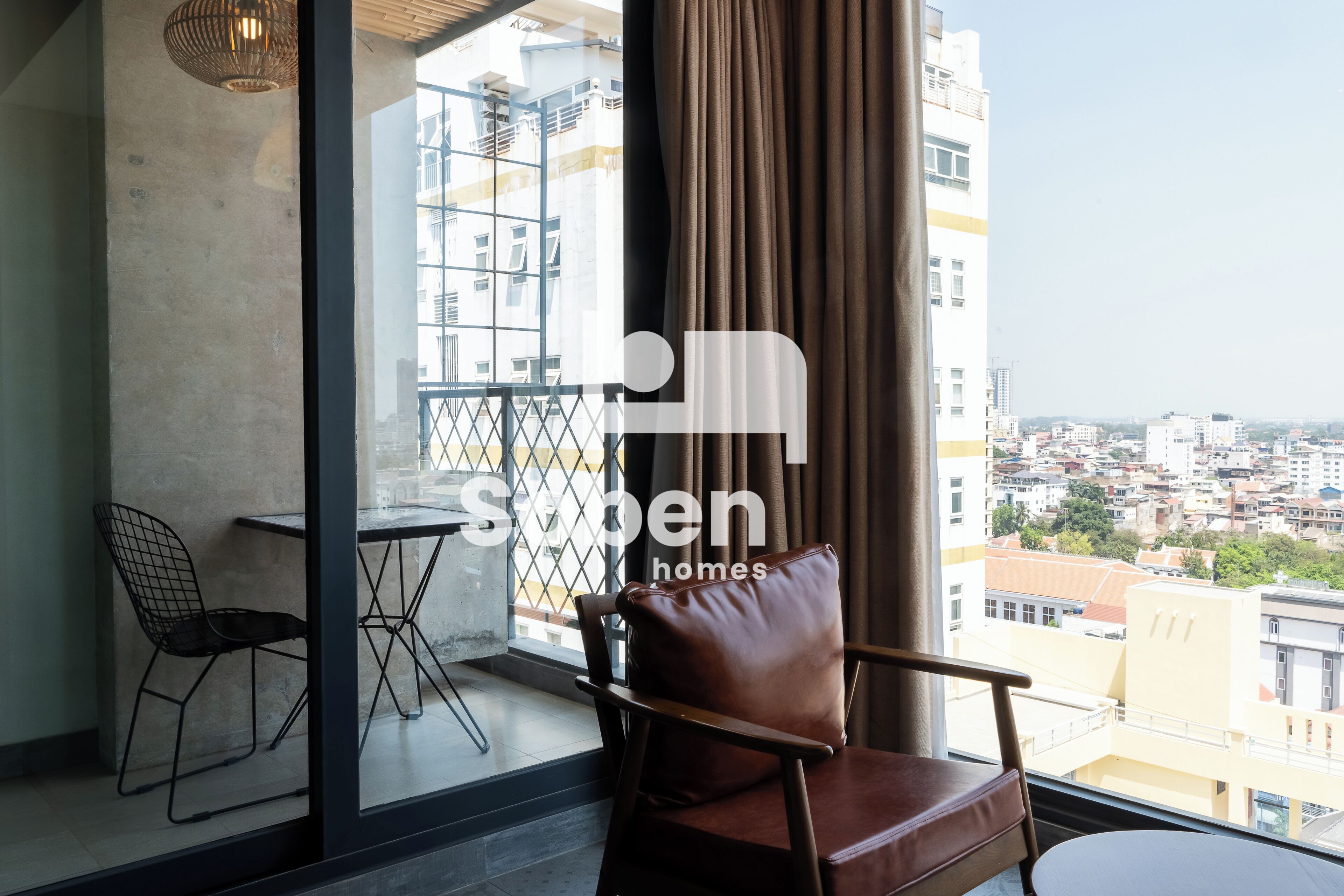 Classic Double Room, Balcony, City View | Living area | 32-inch Smart TV with cable channels