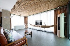 Superior Room - Royal Palace Suites Phnom Penh by Soben (Phnom Penh)