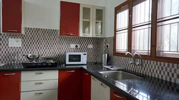 Fridge, microwave, stovetop, electric kettle