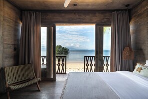 Villa Deluxe, vistas a la playa, frente a la playa | 3 dormitorios, ropa de cama de alta calidad, escritorio y wifi gratis