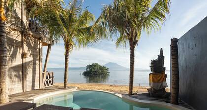 Sunset Beach Wood Villa