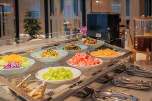 Free daily buffet breakfast - Yishang Hotel (Kunming)