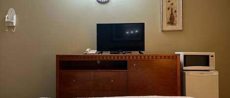 1 chambre, bureau, fer et planche à repasser, Wi-Fi