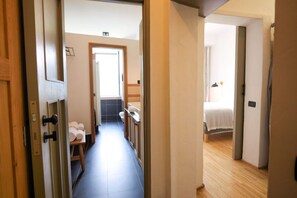 2 bedrooms, iron/ironing board, WiFi, bed sheets - Up & Up - MyHomeinComo (Moltrasio)