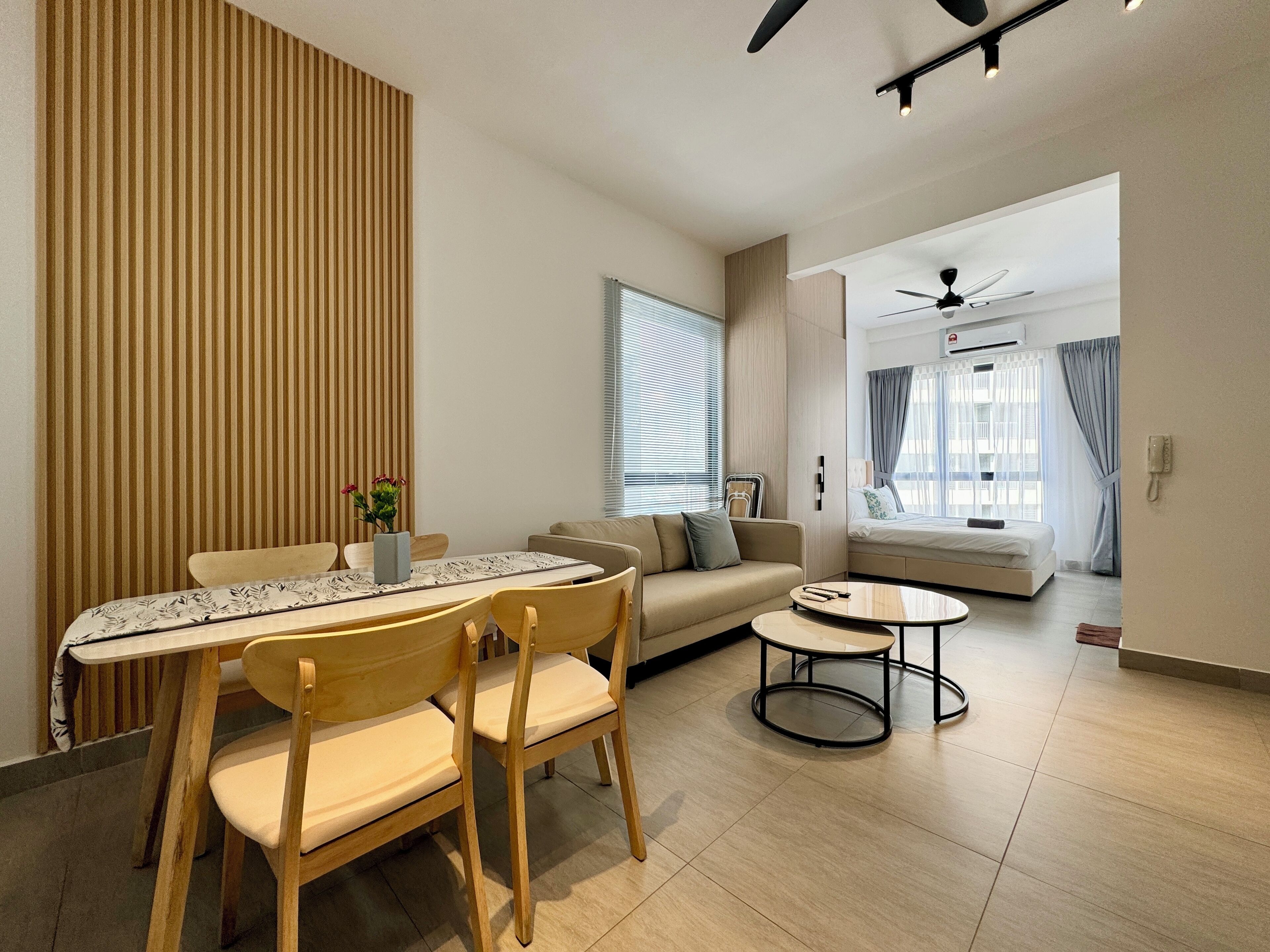 Studio Basic | Area keluarga | Televisi LCD 50-cm dengan saluran TV kabel dan Netflix