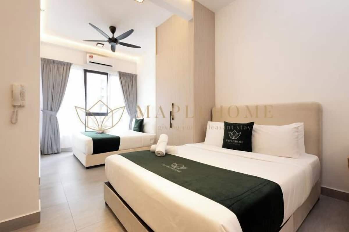 Desk, laptop workspace, WiFi (free), individually furnished