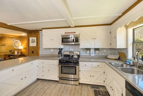 Private Cabin - Pets Welcome - Large Outdoor Space - Hiking - Chattanooga - Cloudland Canyon