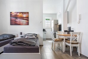 1 quarto, Wi-Fi de cortesia, roupa de cama