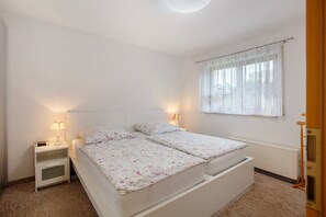 1 chambre, fer et planche à repasser, Wi-Fi gratuit, draps fournis