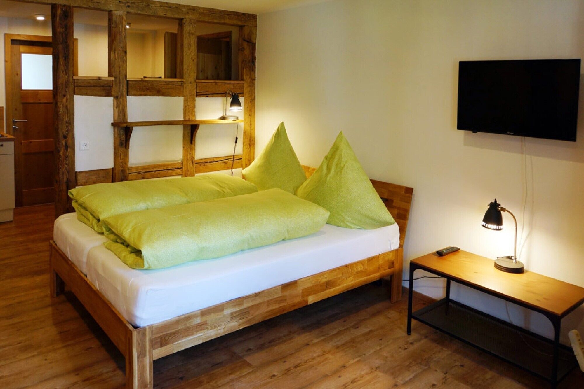 Free WiFi, bed sheets